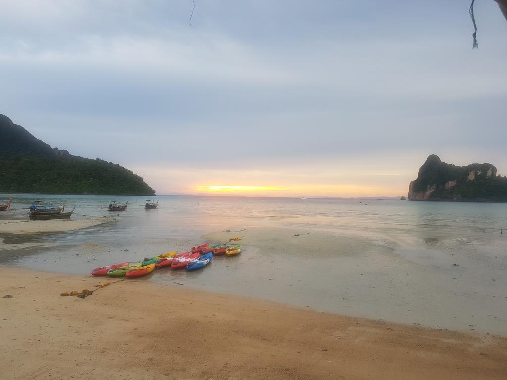 Dalum Beachhouse Hotel Pulau Phi Phi Luaran gambar